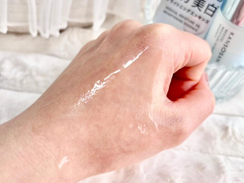 乾燥さん 薬用水分力ブライトニングエッセンスのテクスチャ