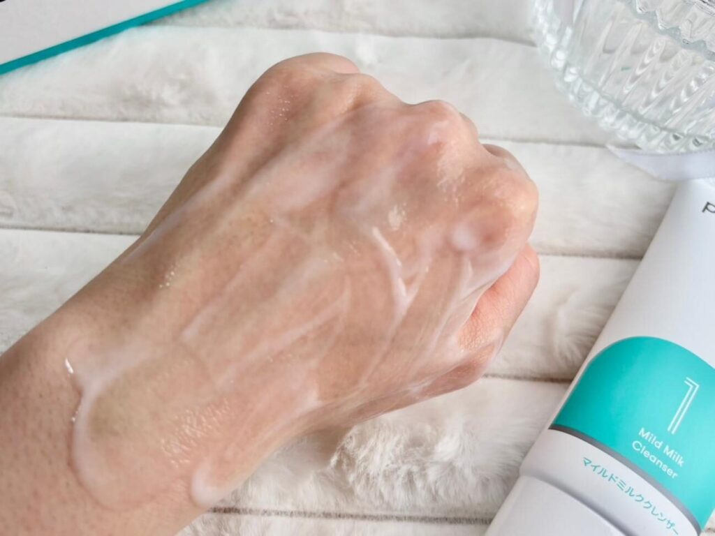 プロアクティブ マイルドミルククレンザーのテクスチャ