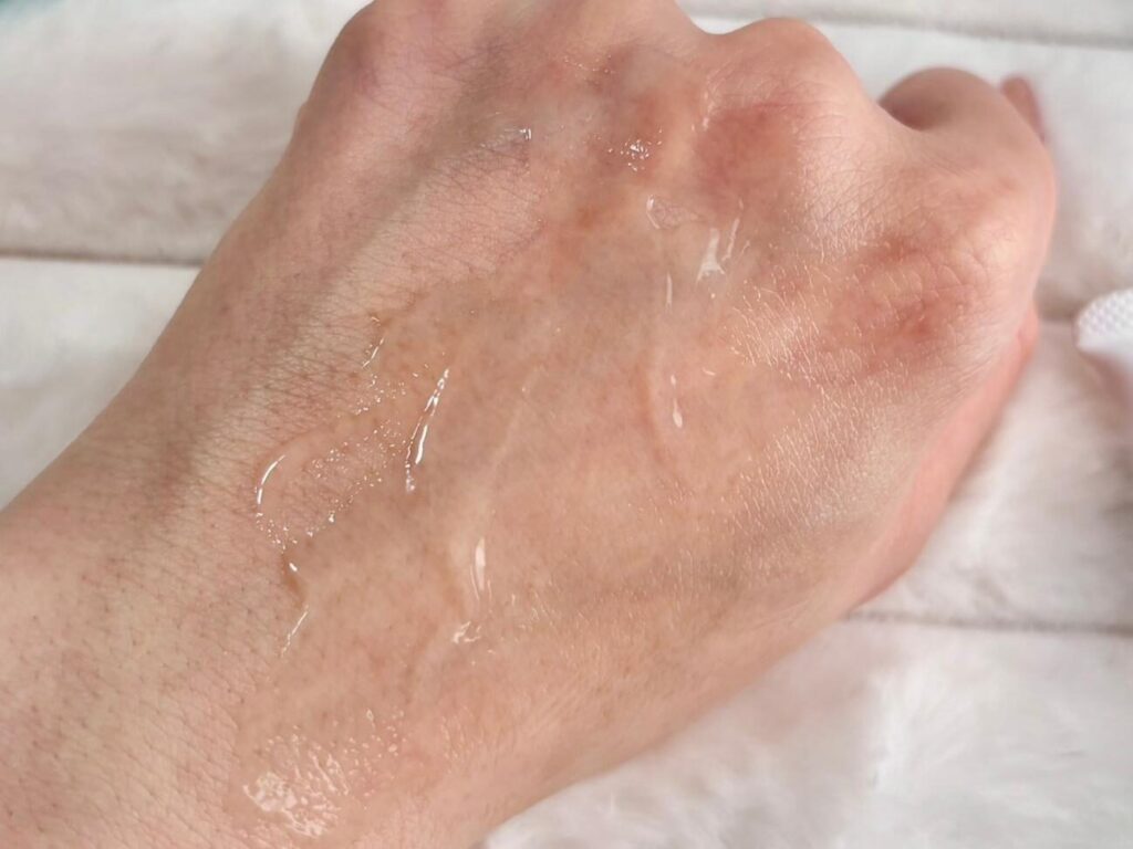 プロアクティブ スキンコンディショニング セラムのテクスチャ