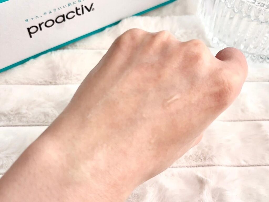 プロアクティブ ウォーターピーラーを使う前に肌を濡らしたところ