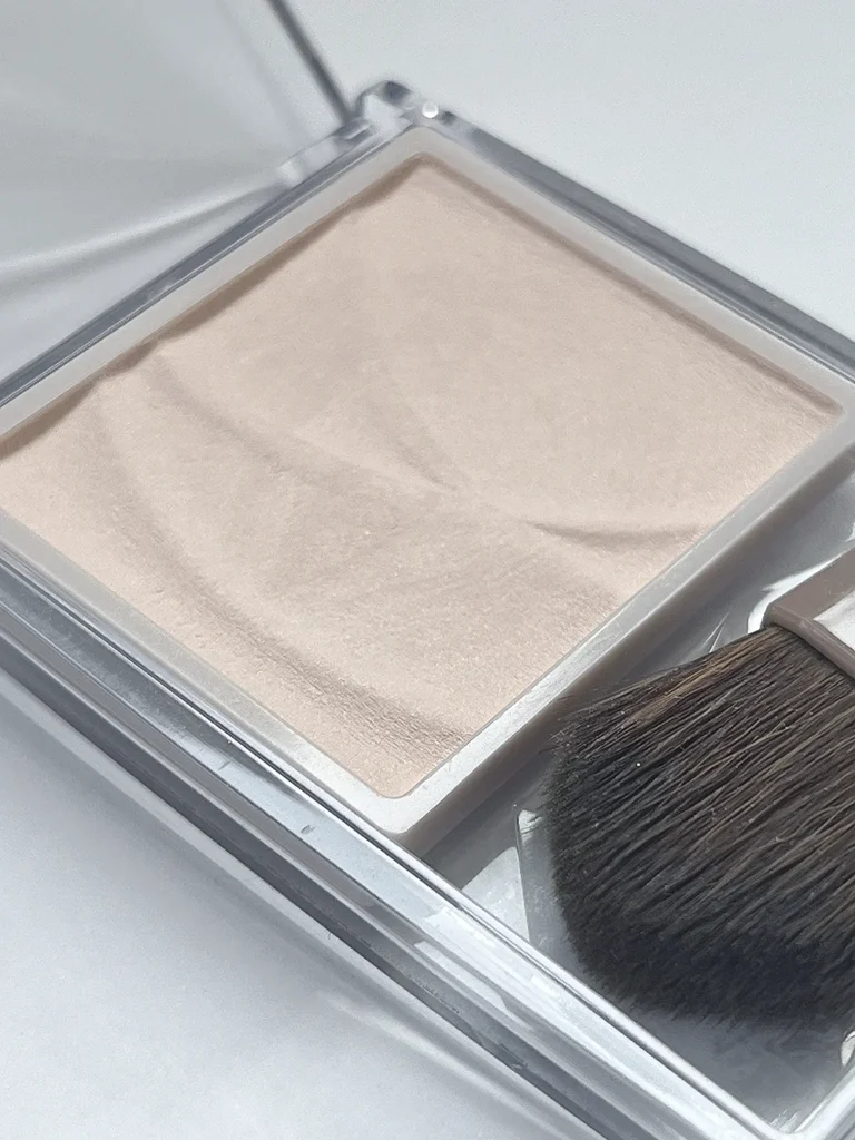 セザンヌ トーンフィルターハイライト 01 フィルターベージュのアップイメージ