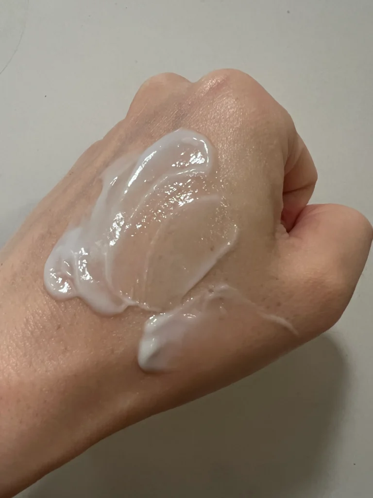 おうちdeエステ ディープクレイ洗顔をなじませた様子