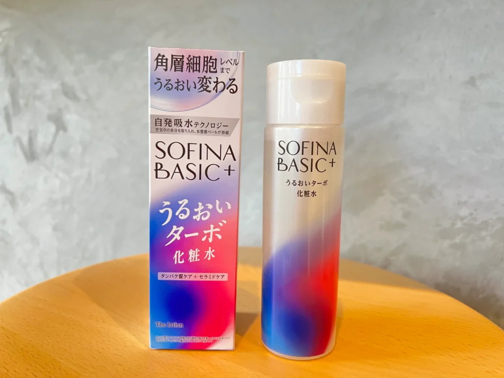 ソフィーナベーシックうるおいターボ化粧水の本体と箱の写真