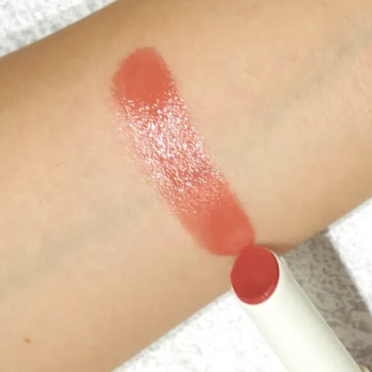 CANMAKE（キャンメイク） むちぷるティント 「02 モモ」のスウォッチ